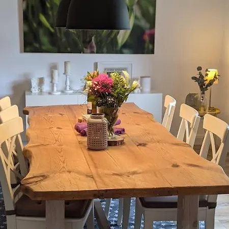 Apartman Gemuetliche 144qm Altbauwohnung In Am Hbf