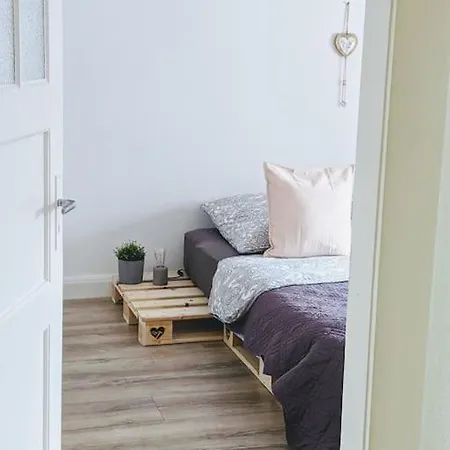 Gemuetliche 144qm Altbauwohnung In Am Hbf Apartman Koblenz