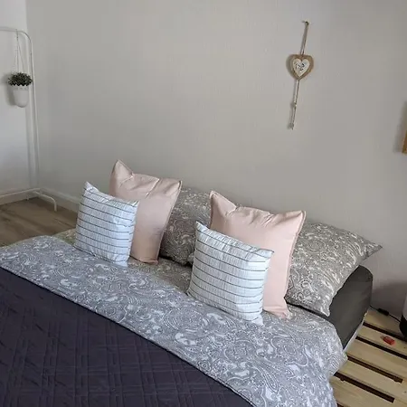 Gemuetliche 144qm Altbauwohnung In Am Hbf Apartman *