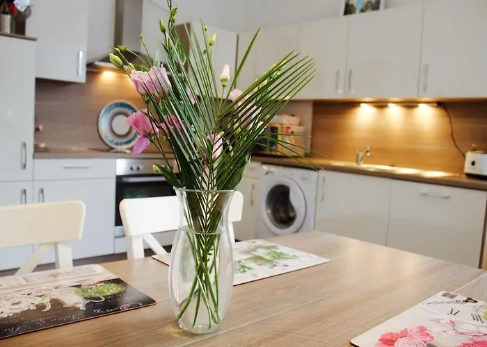 Διαμέρισμα Gemuetliche 144qm Altbauwohnung In Am Hbf *