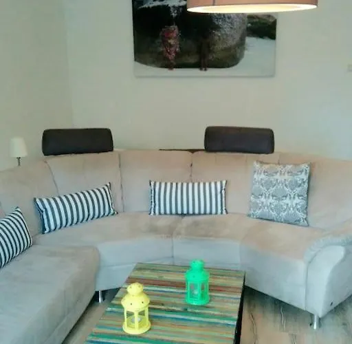 Апартаменты Gemuetliche 144qm Altbauwohnung In Am Hbf *