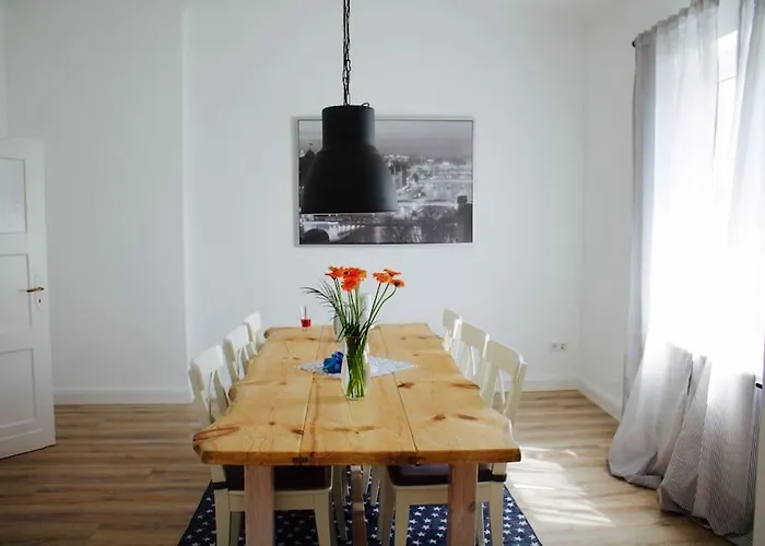 Gemuetliche 144qm Altbauwohnung In Am Hbf Διαμέρισμα